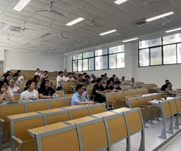 凝心聚力启新程 砥砺奋进谱华章  ——桃红中学召开2025年秋学期开学工作会议